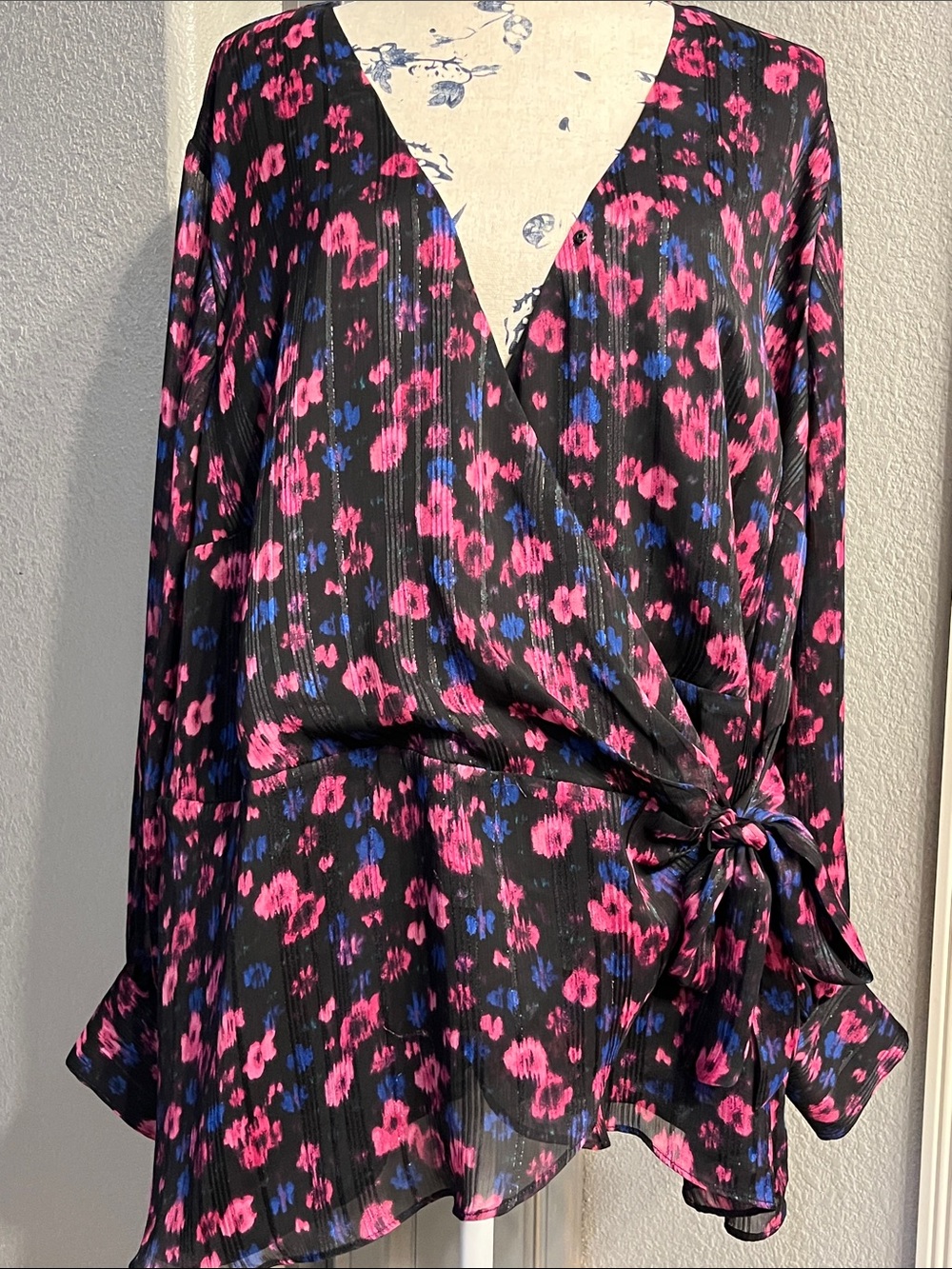 Gorgeous Vince Camuto Black Floral Wrap Blouse with Pink and Blue Print